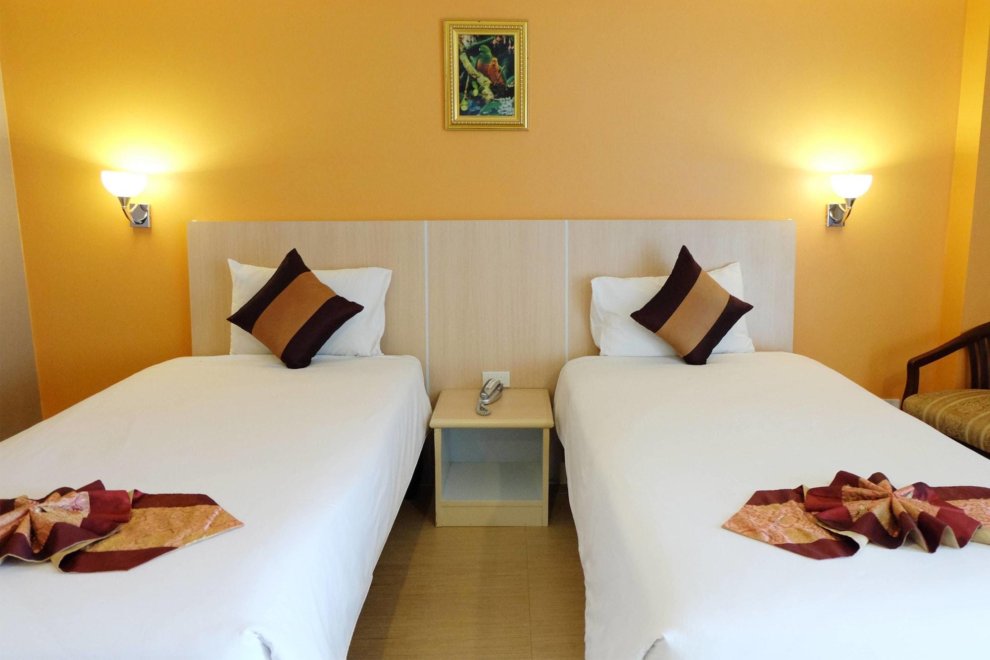 Grand Hill Resort And Spa Nakhon Sawan Exteriör bild