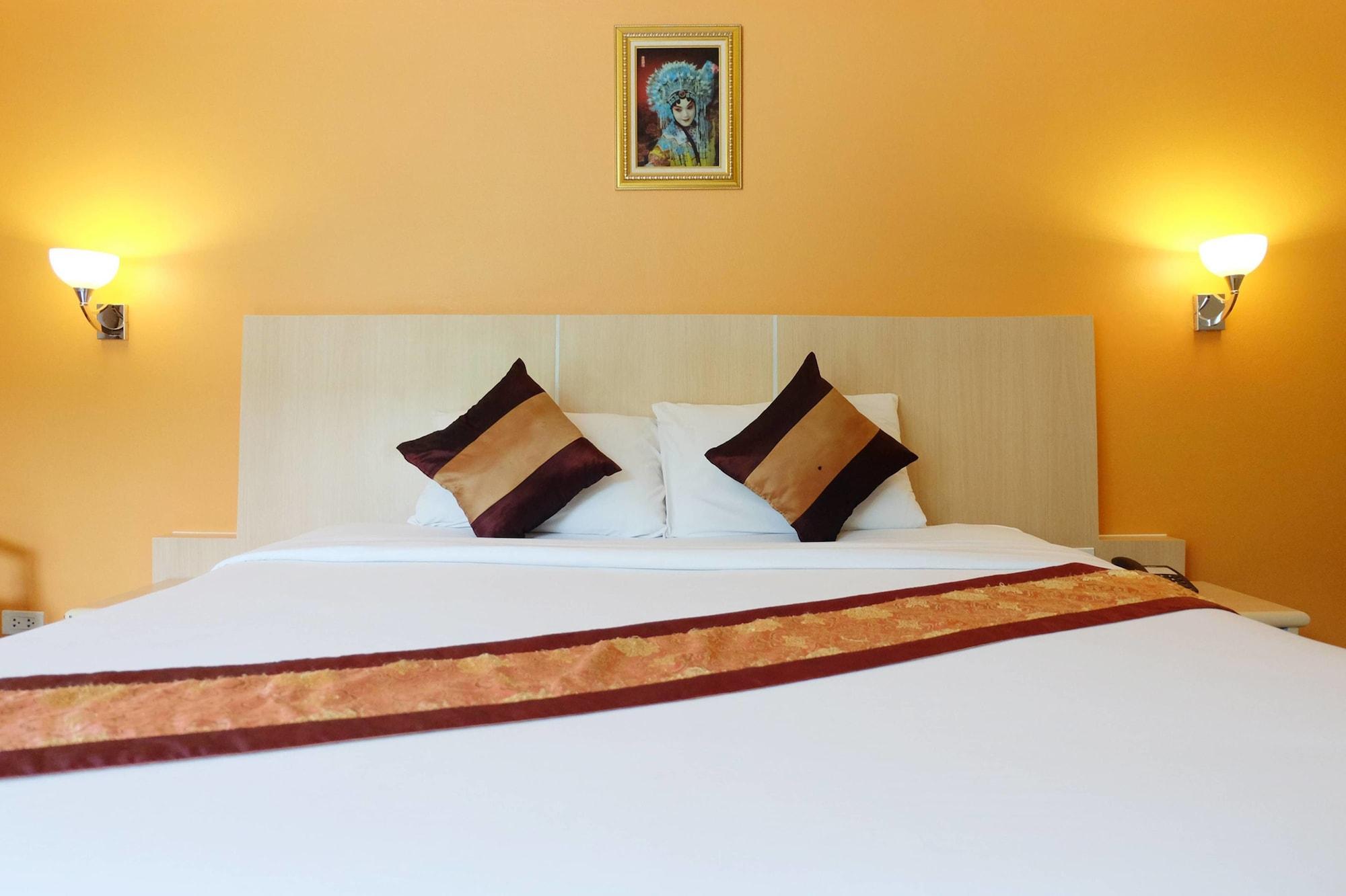 Grand Hill Resort And Spa Nakhon Sawan Exteriör bild
