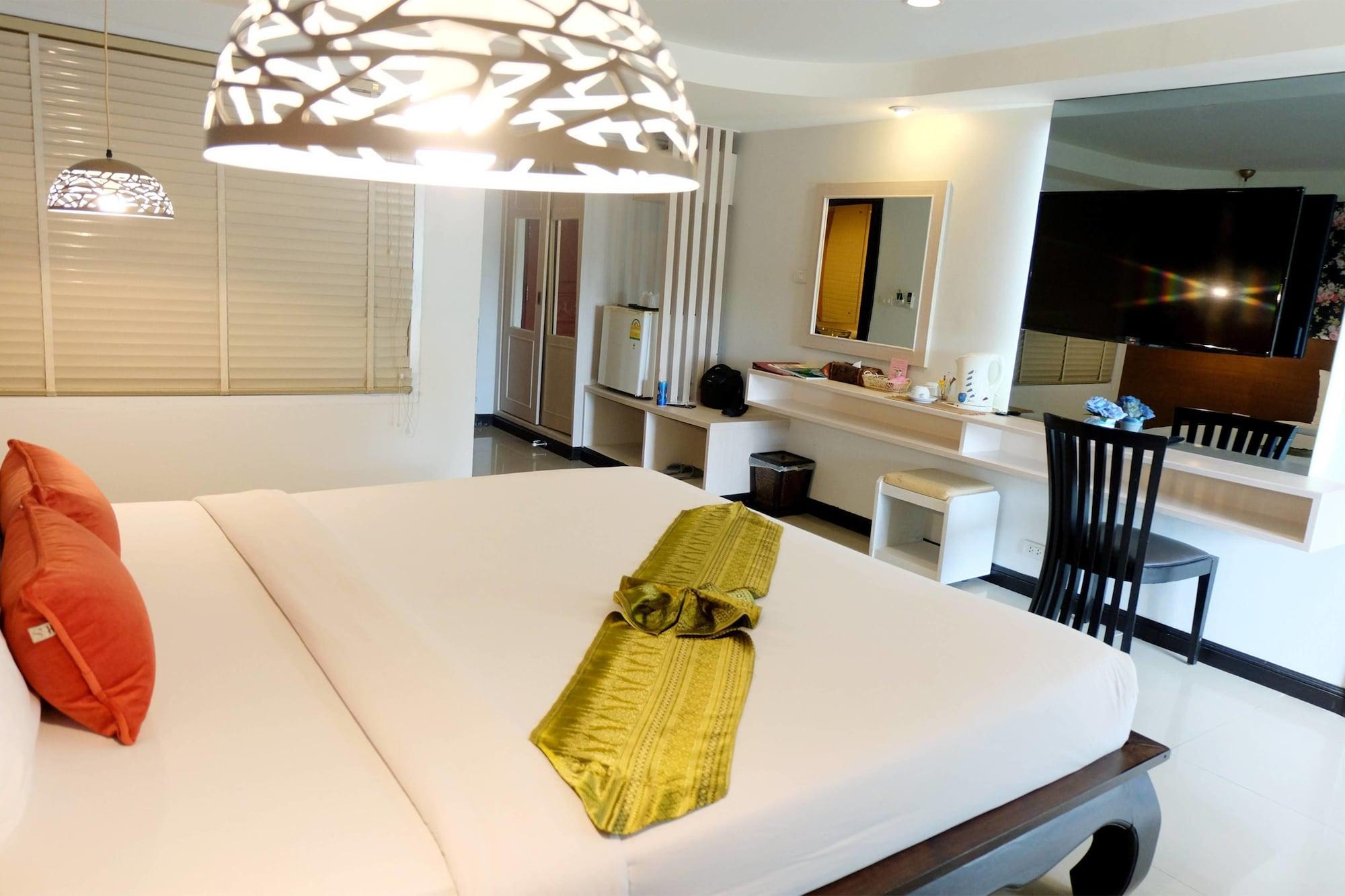 Grand Hill Resort And Spa Nakhon Sawan Exteriör bild