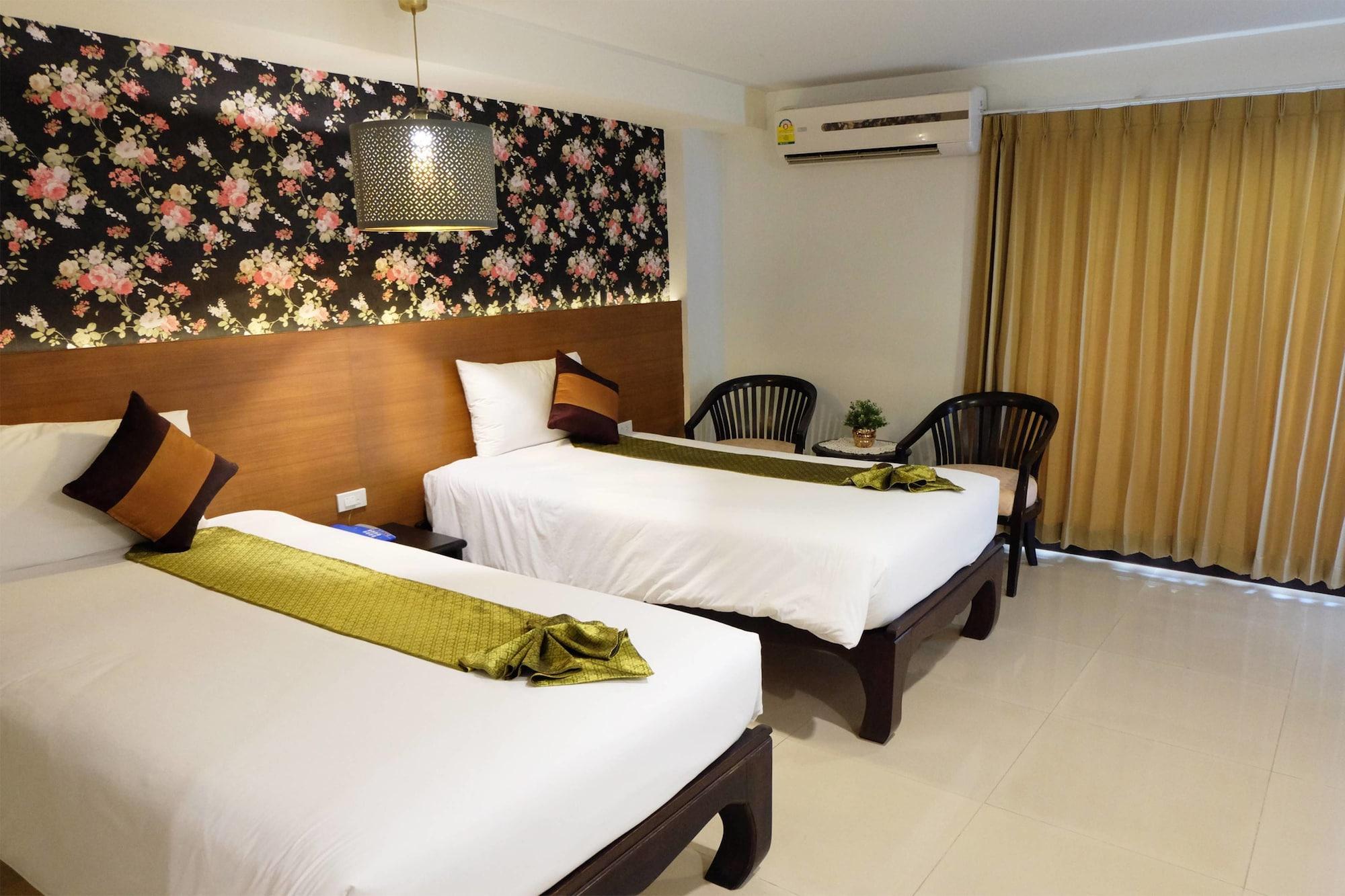Grand Hill Resort And Spa Nakhon Sawan Exteriör bild