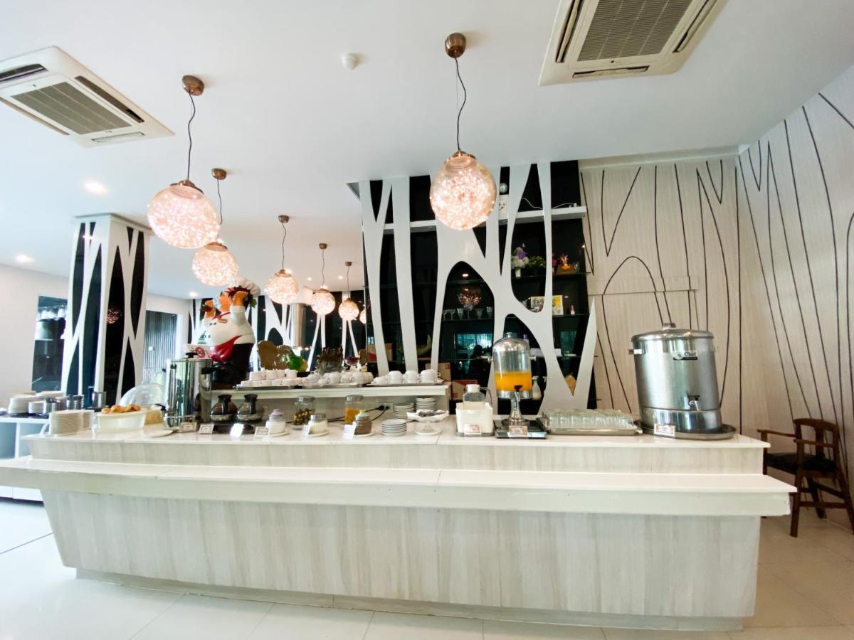 Grand Hill Resort And Spa Nakhon Sawan Exteriör bild