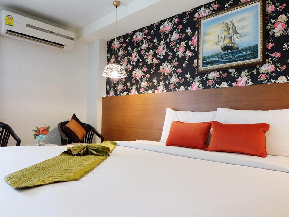 Grand Hill Resort And Spa Nakhon Sawan Exteriör bild