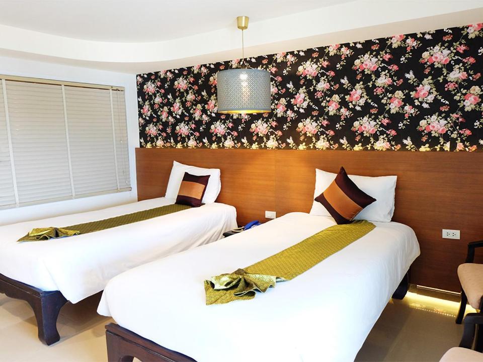 Grand Hill Resort And Spa Nakhon Sawan Exteriör bild