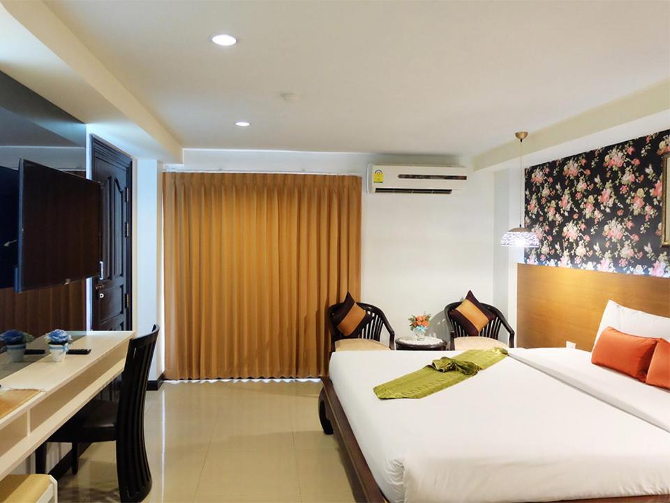 Grand Hill Resort And Spa Nakhon Sawan Exteriör bild
