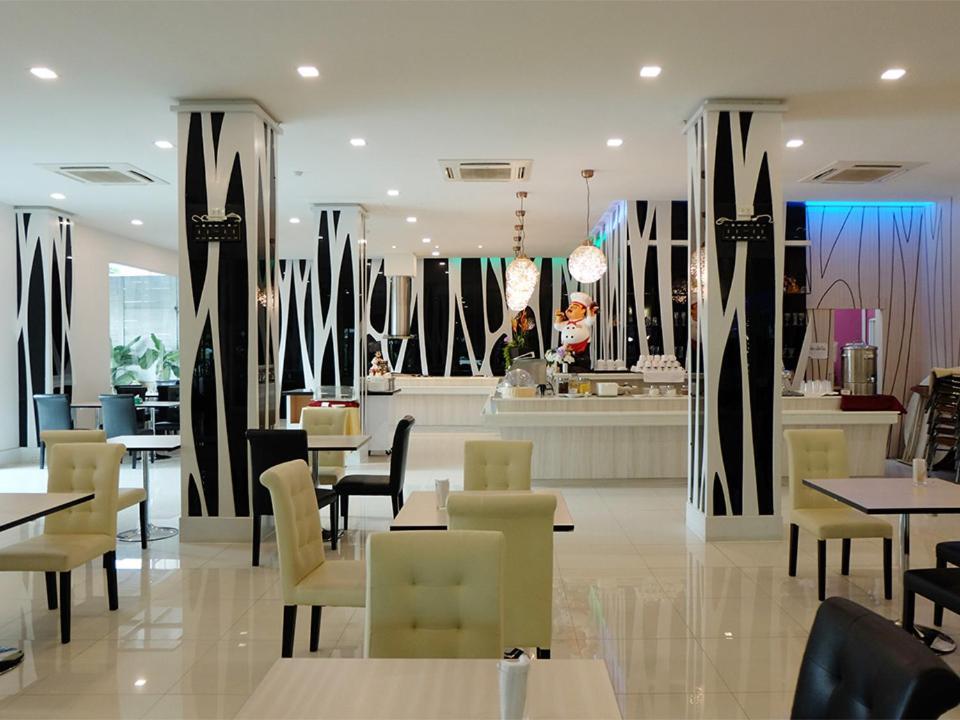 Grand Hill Resort And Spa Nakhon Sawan Exteriör bild