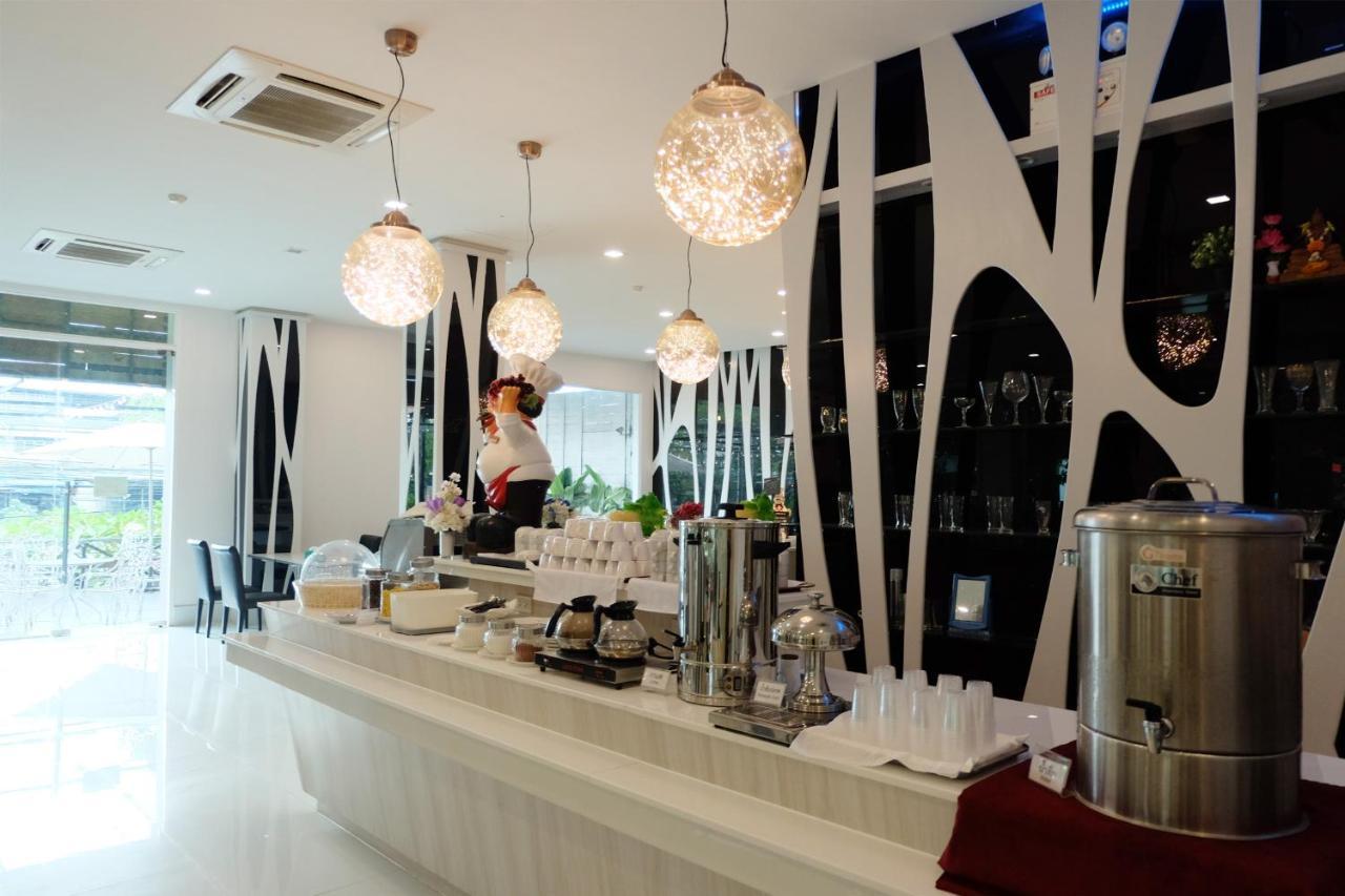 Grand Hill Resort And Spa Nakhon Sawan Exteriör bild