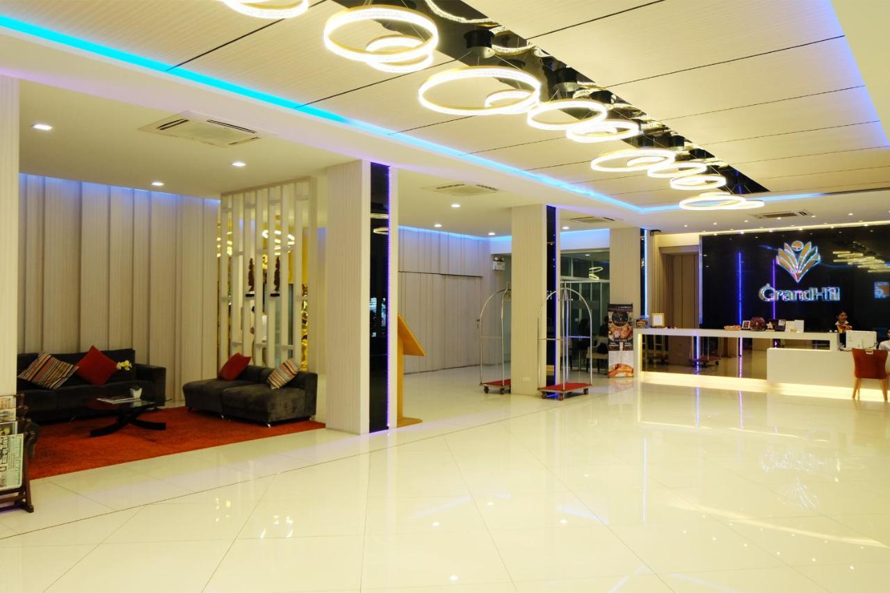 Grand Hill Resort And Spa Nakhon Sawan Exteriör bild