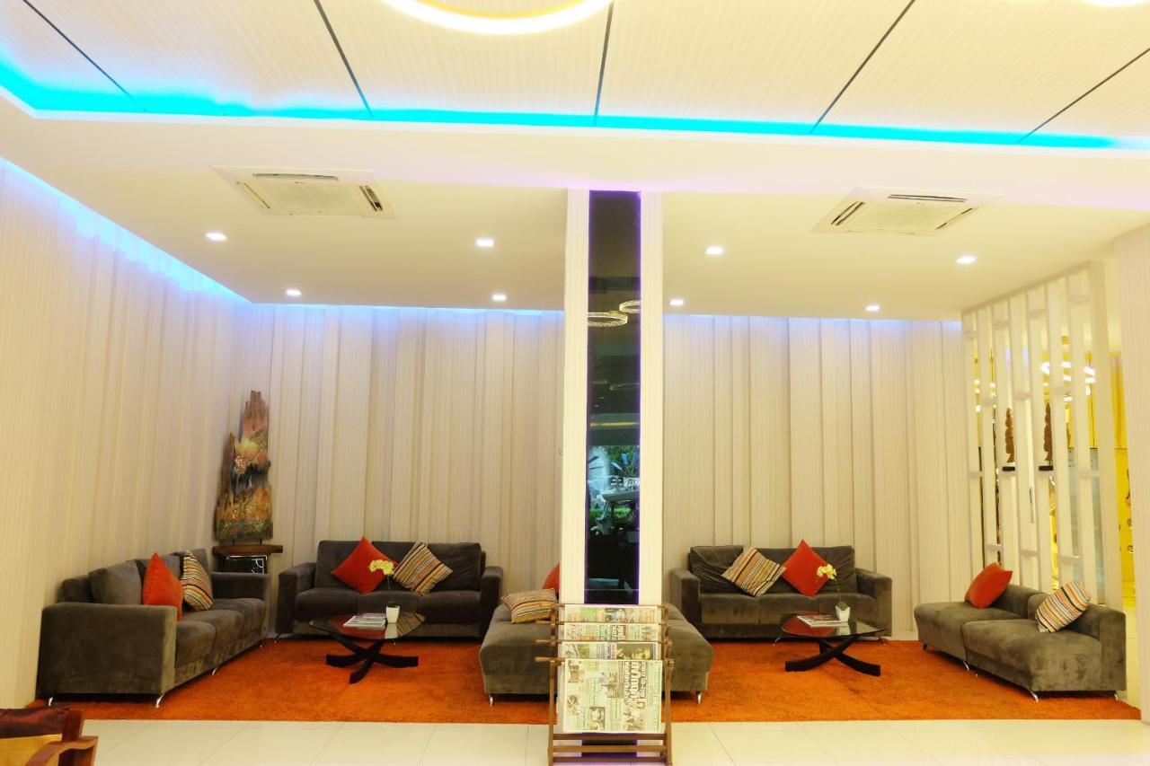 Grand Hill Resort And Spa Nakhon Sawan Exteriör bild